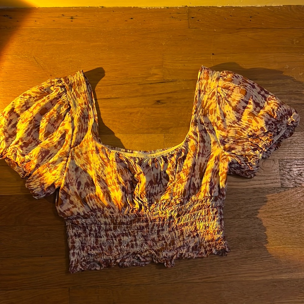 pinkish purple & burnt orange puffy sleeved crop top